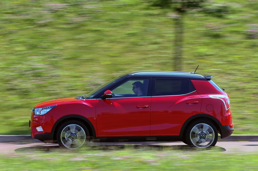  SsangYong Tivoli 2015 года  (фото 17 из 30)